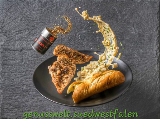 "Hähnchenschnitzel Spargelsalat Baquette "