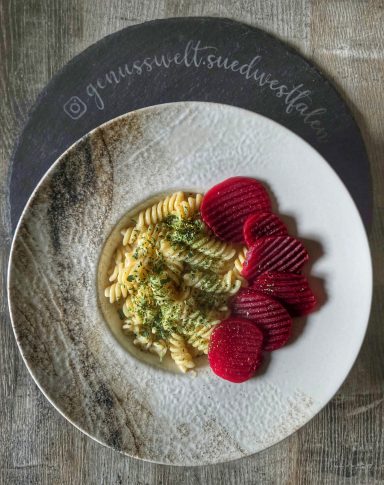 "Pasta Parmesan - Rote Beete"