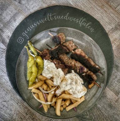 "Souvlaki Pommes Teller"