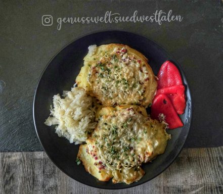 "Kloßteig Pizzen-Krautsalat-Paprika"